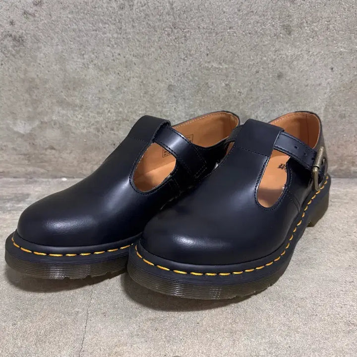[BUNJANG] Dr. Martens Polly Mary Jane Shoes UK7 / 닥터마틴 폴리 메리제인 슈즈 uk7 240