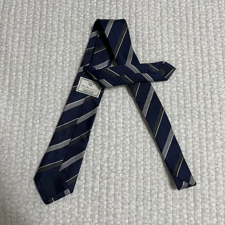 [BUNJANG] ANDZ Striped Pattern Necktie / [앤드지] 스트라이프 패턴 넥타이