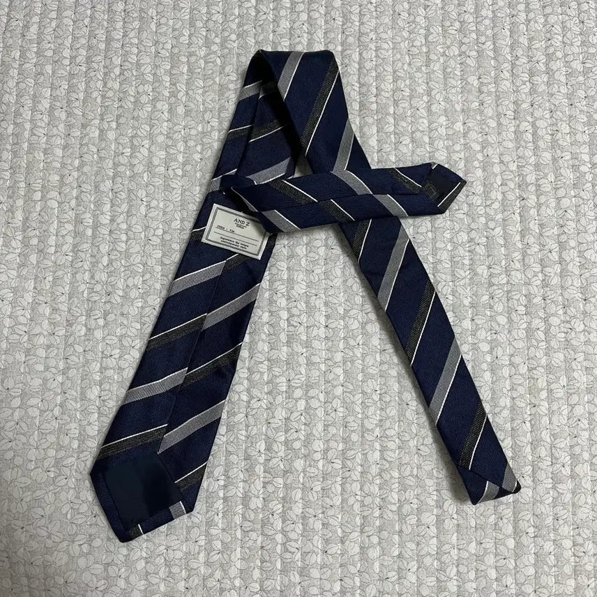 [BUNJANG] ANDZ Striped Pattern Necktie / [앤드지] 스트라이프 패턴 넥타이