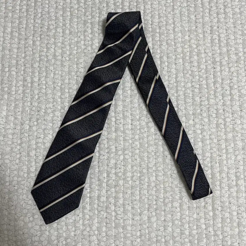 [BUNJANG] Andz Stripe Pattern Necktie / [앤드지] 스트라이프 패턴 넥타이