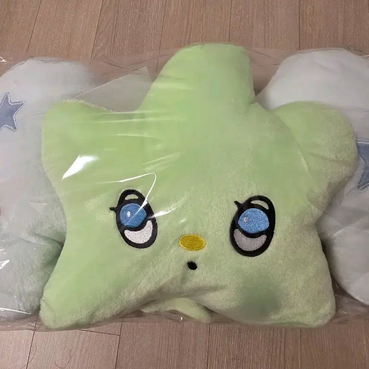 [BUNJANG] Vchu Cushion Yuushi Sealed / 위츄 쿠션 미개봉 유우시