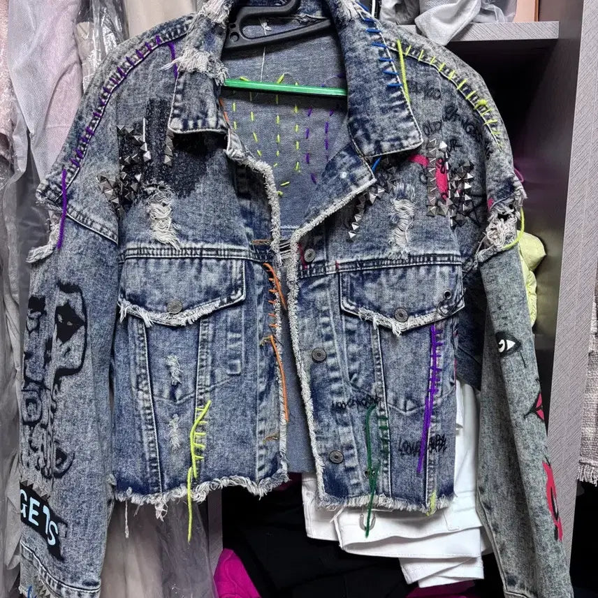 [BUNJANG] Limit Patch Studded Denim Jacket / 리미미트 패치 찡 청자켓 /실물보장