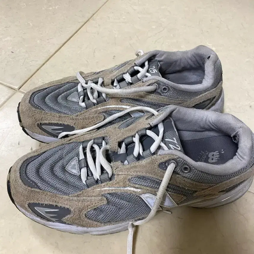 [BUNJANG] New Balance 725 Grey Sneakers / 뉴발란스 725 그레이 운동화 265 신발