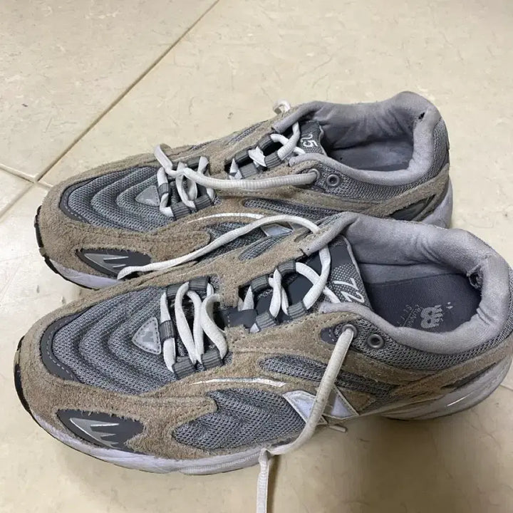 [BUNJANG] New Balance 725 Grey Sneakers / 뉴발란스 725 그레이 운동화 265 신발