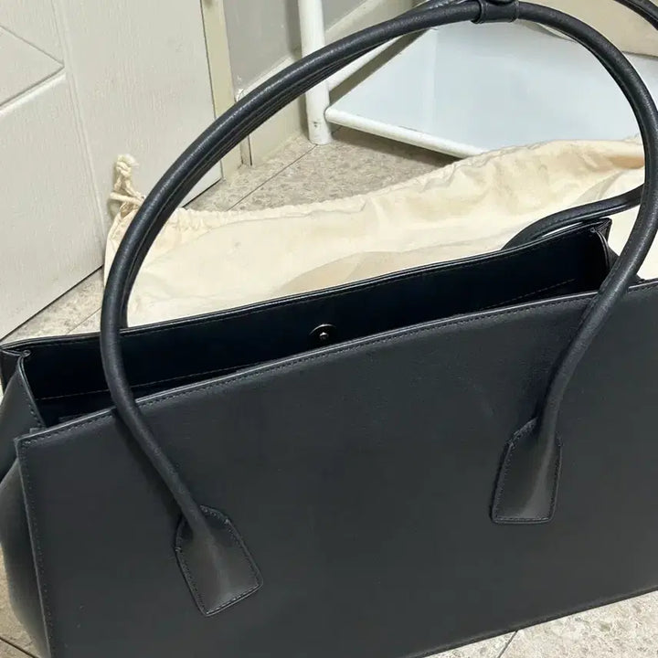 [BUNJANG] Polnuea Shoulder Bag / 폴뉴아 숄더백