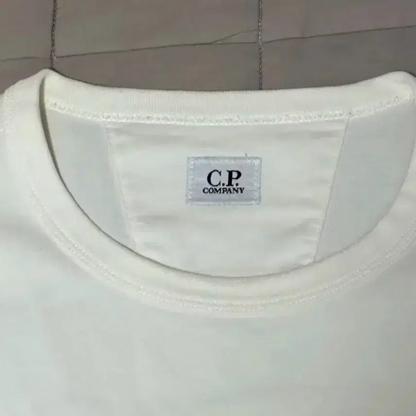 [BUNJANG] CP Company White Lens T-Shirt / CP컴퍼니 화이트 렌즈 반팔 티셔츠(L)