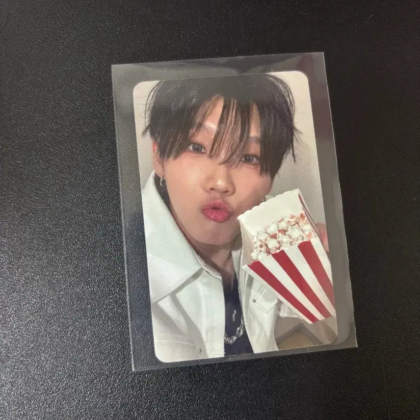 [BUNJANG] ModiSei Lucky Draw She Isso Running Cinema Photocard / 모디세이 럭드 쉬에수런 영화관 포카