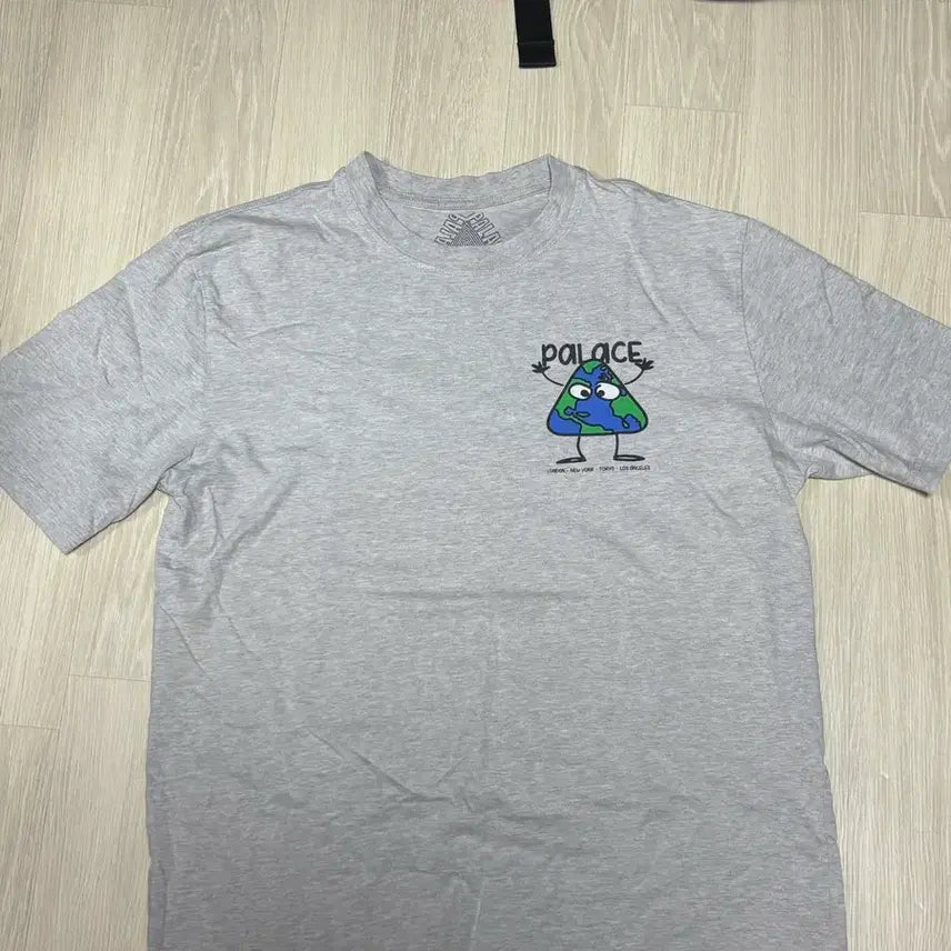 [BUNJANG] Palace Globulon T-Shirt / 팔라스 글로불론 티셔츠 L사이즈 판매합니다.