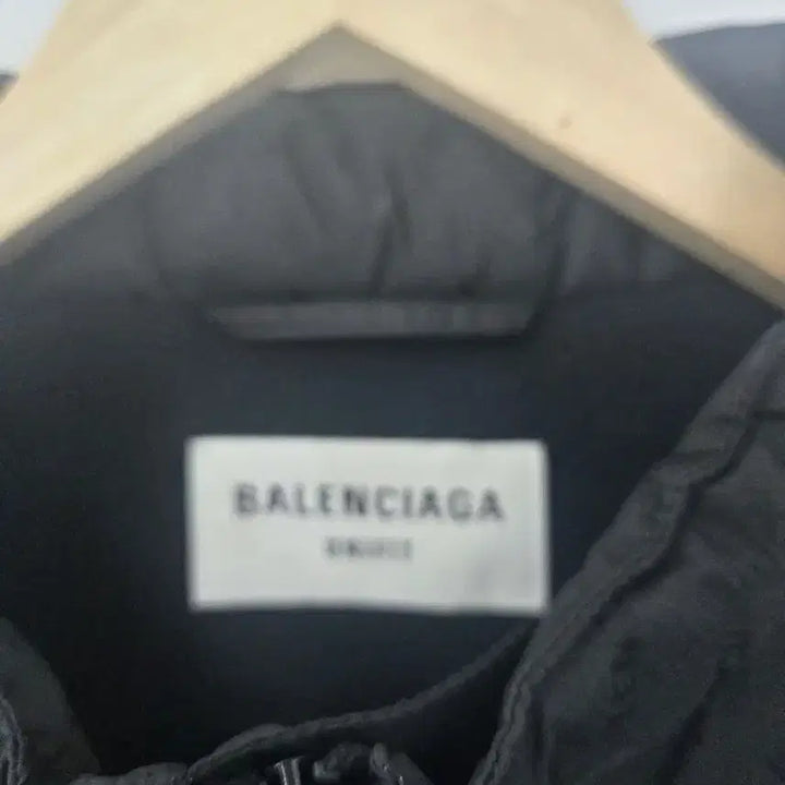 [BUNJANG] Balenciaga Pattern Logo Oversized Windbreaker XS / 발렌시아가 바람막이 패턴로고 오버핏 XS