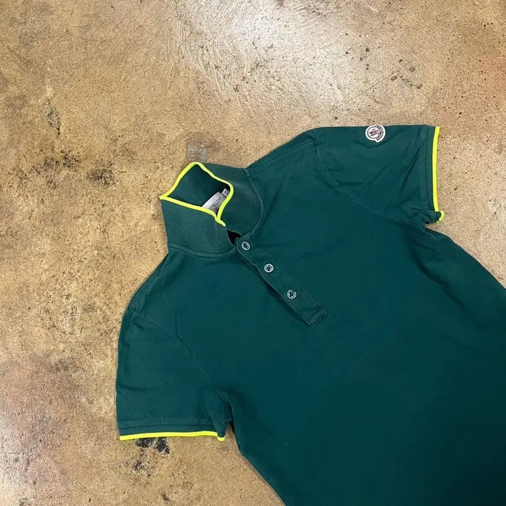 [BUNJANG] Moncler Green Collar Short-Sleeve T-Shirt (Authentic, XS) / [정품/XS] 몽클레어 그린 카라 반팔 티셔츠