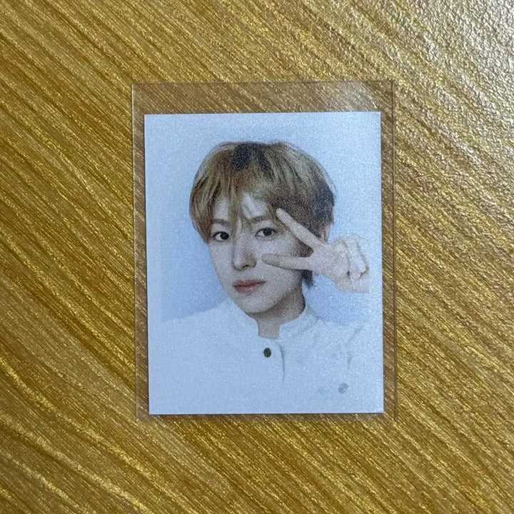 [BUNJANG] NCT WISH Odd To Love Pop-up MD Yushi Studio Photo / 엔시티위시 오드투러브 팝업 엠디 유우시 증사 양도