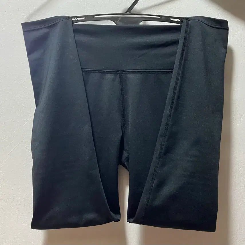 [BUNJANG] Andar 8/10 Length Black Leggings Size 2 / 8부 블랙 레깅스 착샷o