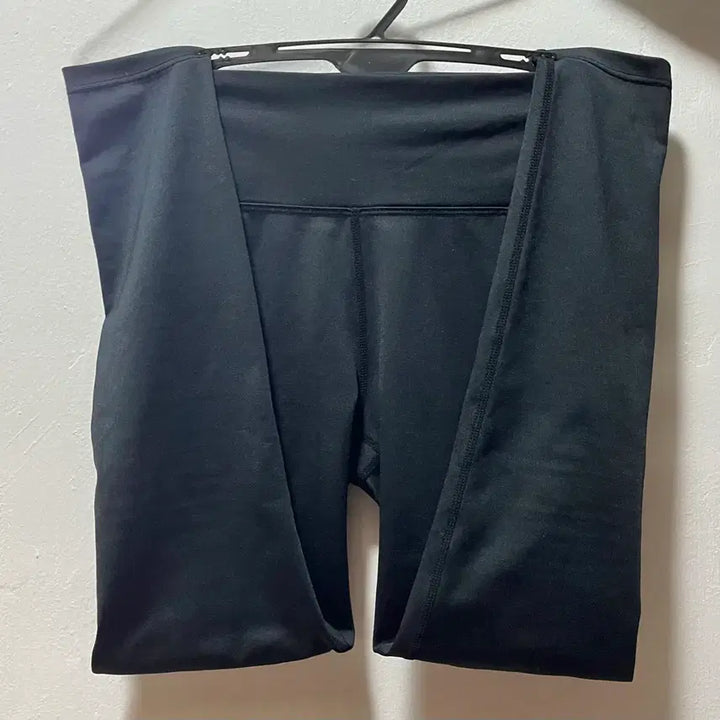 [BUNJANG] Andar 8/10 Length Black Leggings Size 2 / 8부 블랙 레깅스 착샷o