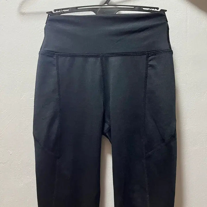 [BUNJANG] Andar 8/10 Length Black Leggings Size 2 / 8부 블랙 레깅스 착샷o