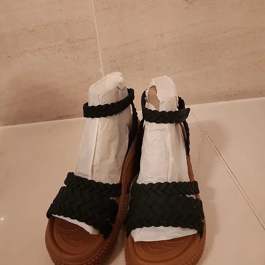[BUNJANG] Crocs Wedge Sandals / 11만원짜리 새상품 crocs 크록스 웨지 샌들