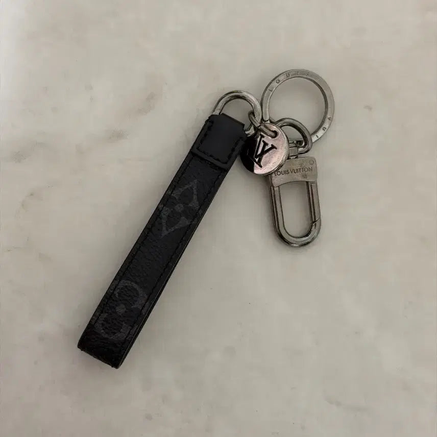 [BUNJANG] Louis Vuitton Monogram Eclipse Dragonne Bag Charm Key Holder / 루이비통 모노그램 이클립스 드라곤느 백 참 키 홀더(차 키링)