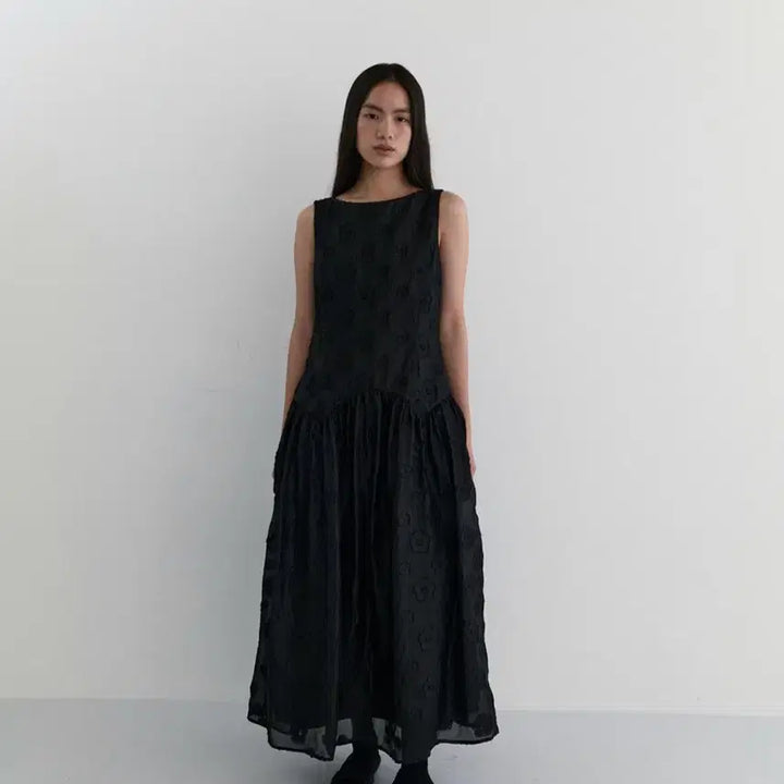 [BUNJANG] Mazone Back Hole Lace Dress / 마조네 BACK HOLE DRESS_LACE