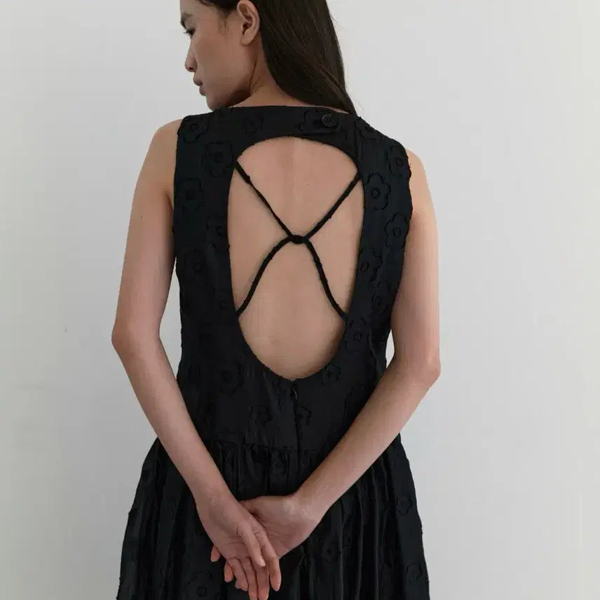 [BUNJANG] Mazone Back Hole Lace Dress / 마조네 BACK HOLE DRESS_LACE