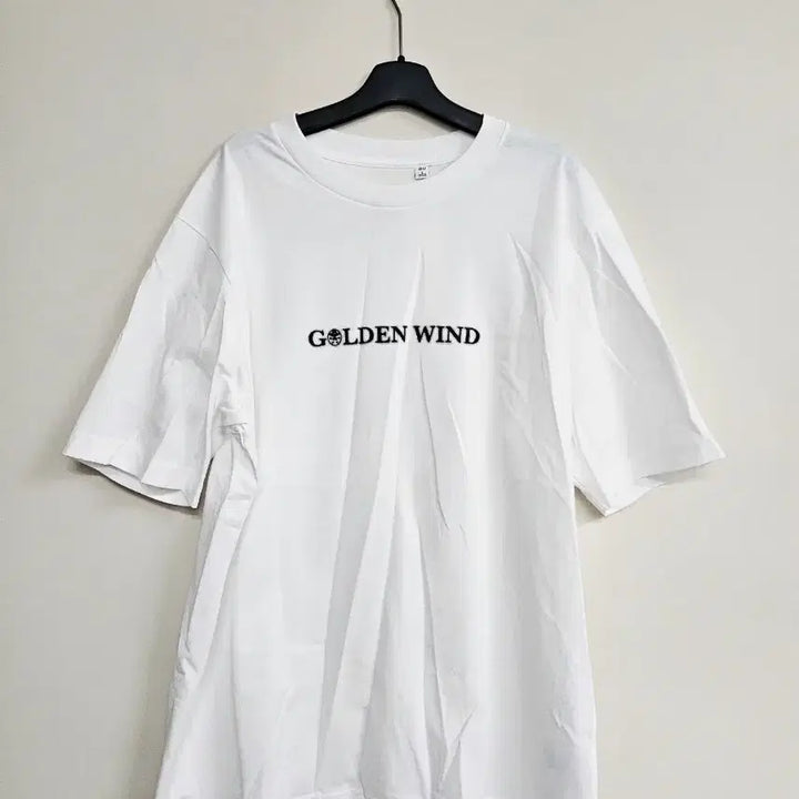 [SOLD OUT] GU 죠죠  콜라보 티셔츠 L 택있슴