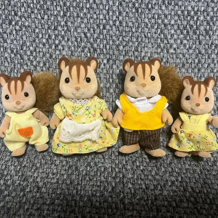 [BUNJANG] Sylvanian Families Walnut Squirrel Family Clip-Hand / 실바니안 호두다람쥐 가족 집게손