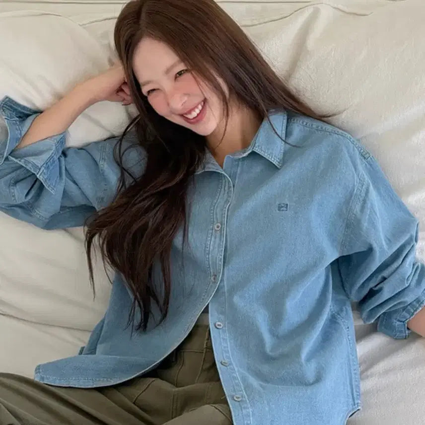 [BUNJANG] Le Sserafim Light Blue Denim Shirt M / 르세지엠 데님 셔츠