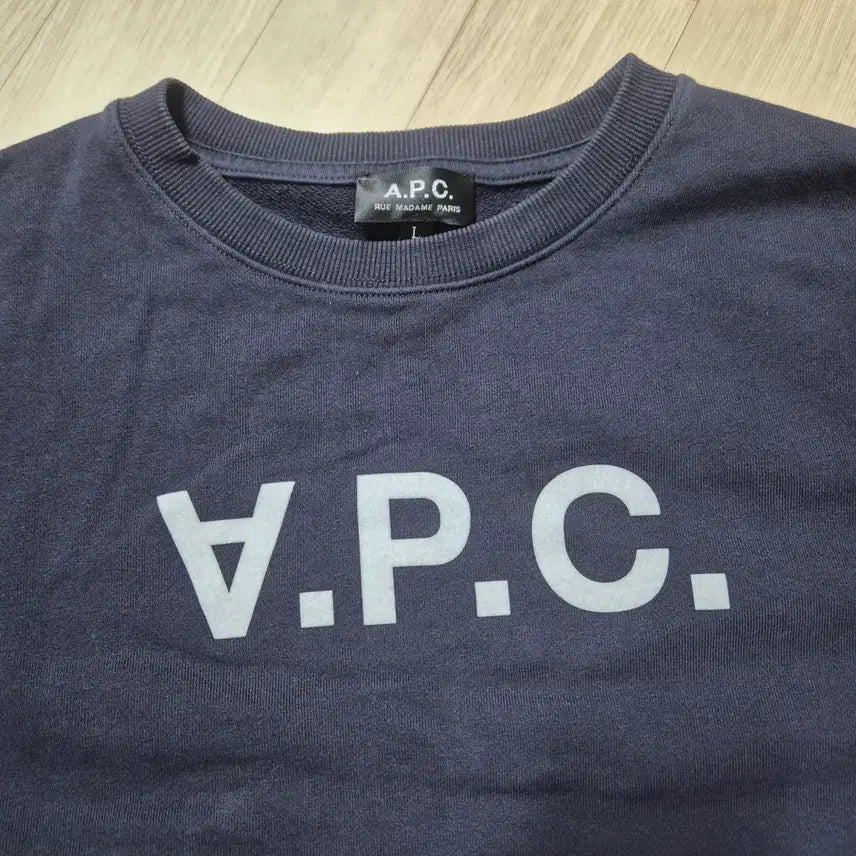 [BUNJANG] A.P.C. Logo Sweatshirt Navy / A.P.C.아페쎄 로고 맨투맨 네이비
