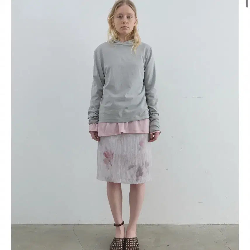 [BUNJANG] Nothing Everything Silky Floral Midi Skirt Grey Exclusive / 낫띵에브리띵 실키 플로럴 미디 스커트 그레이 익스클루시브