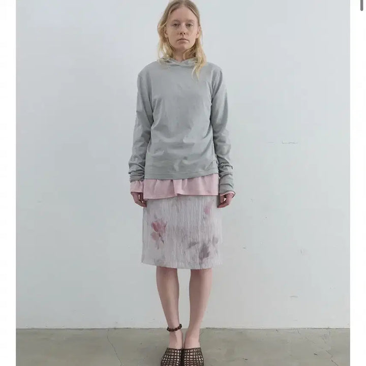 [BUNJANG] Nothing Everything Silky Floral Midi Skirt Grey Exclusive / 낫띵에브리띵 실키 플로럴 미디 스커트 그레이 익스클루시브