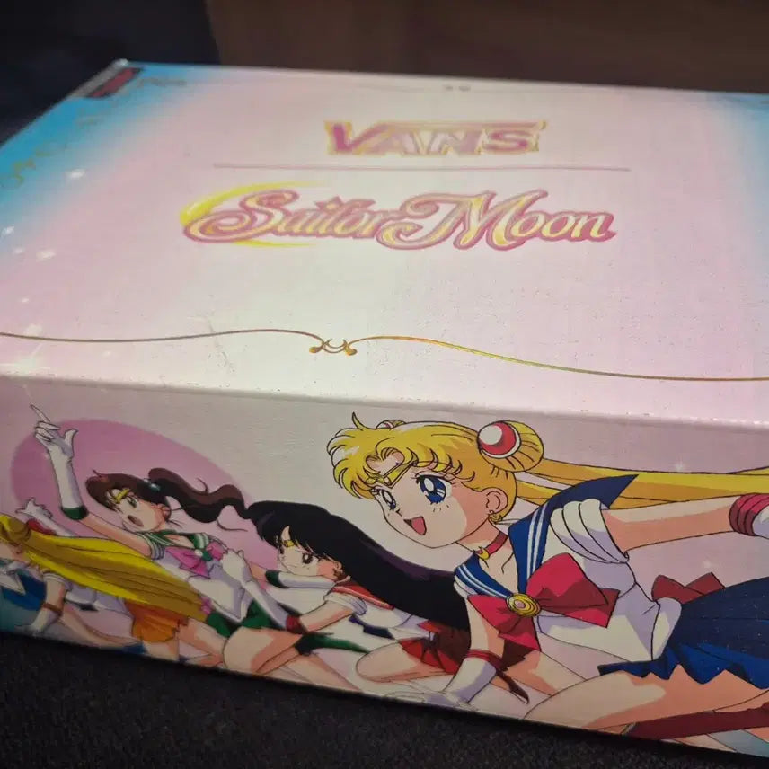 [BUNJANG] Vans SK8-Hi Sailor Moon Collaboration Sneakers / 급처 반스 SK8 하이 세일러문 콜라보 스니커즈