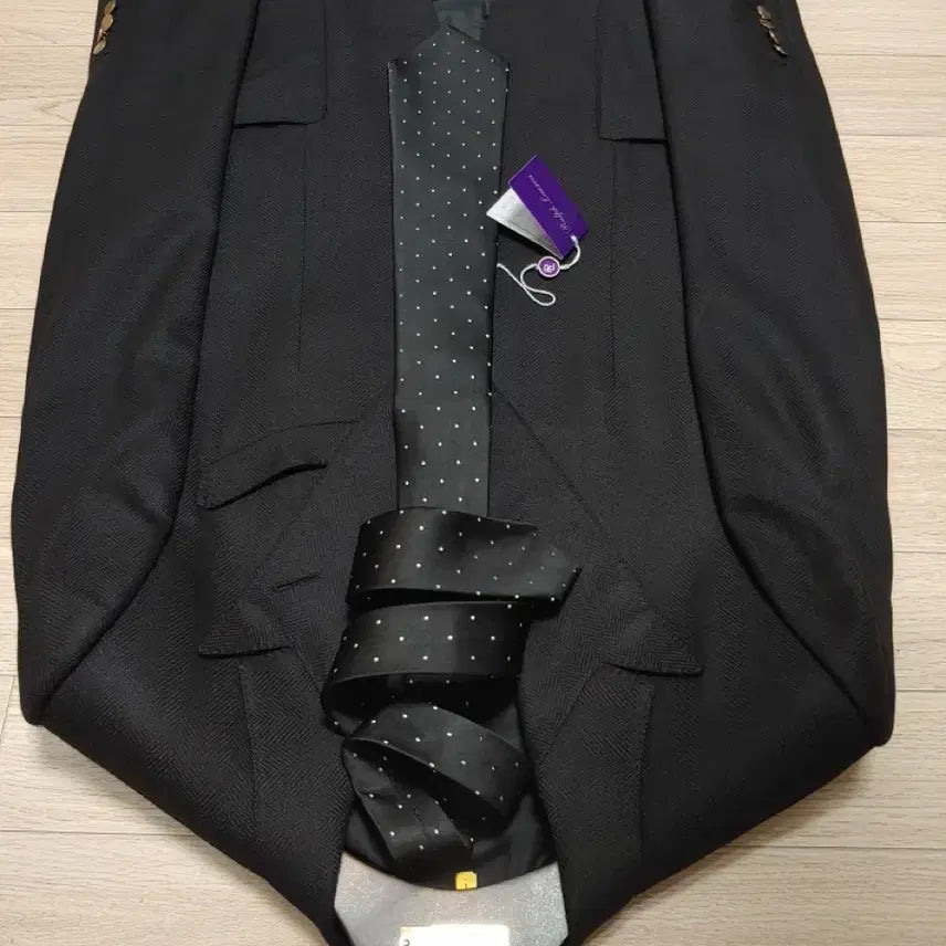 [BUNJANG] Ralph Lauren Purple Label Silk Polka Dot Necktie / 랄프로렌퍼플라벨 도트넥타이