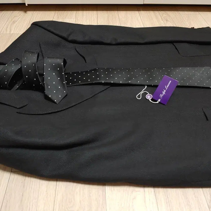 [BUNJANG] Ralph Lauren Purple Label Silk Polka Dot Necktie / 랄프로렌퍼플라벨 도트넥타이