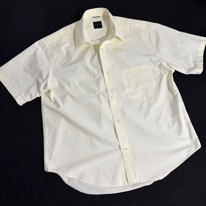 [SOLD OUT] [Moif] 모이프 유니폼 하프 셔츠 에크루 크림 색상
