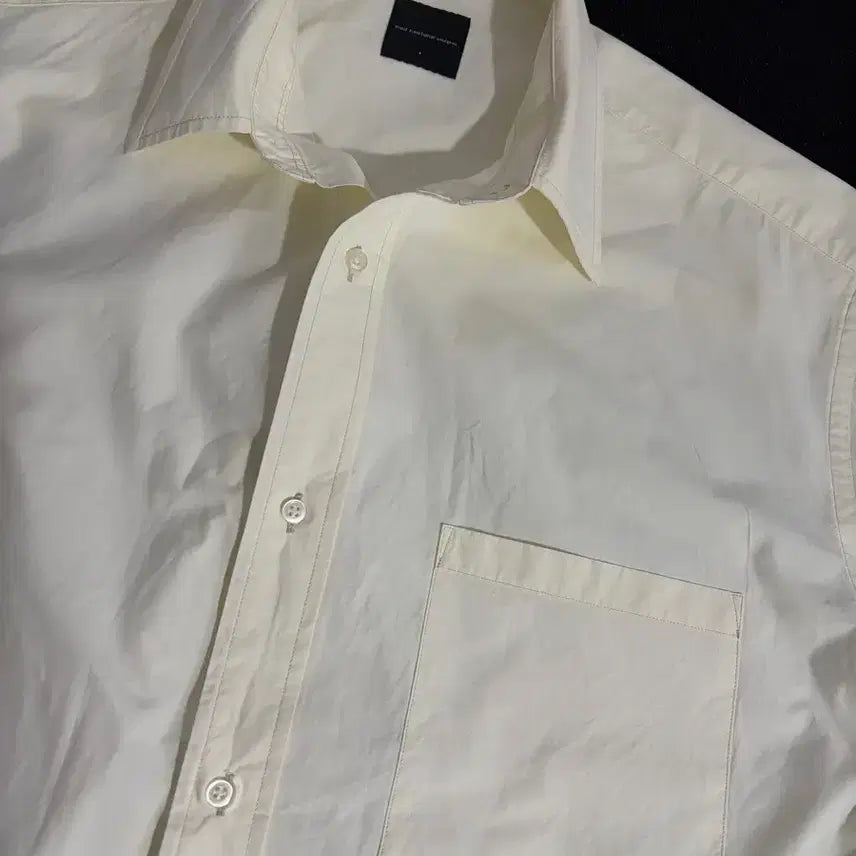[SOLD OUT] [Moif] 모이프 유니폼 하프 셔츠 에크루 크림 색상