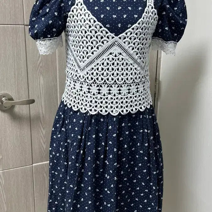 [BUNJANG] Bycini Navy Flower Long Dress with Crochet Vest Set / 바이씨니 네이비 플라워 원피스