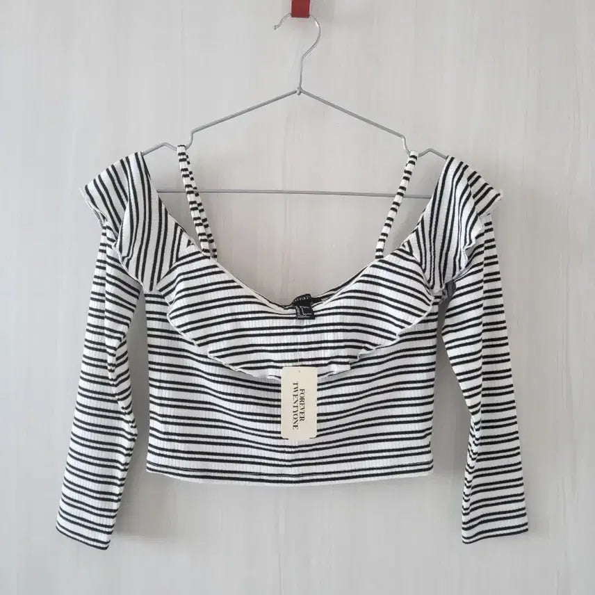 [BUNJANG] Forever 21 Striped Off-Shoulder Cropped Top / [새상품]스트라이프 긴팔 크롭 탑 S