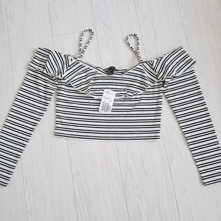 [BUNJANG] Forever 21 Striped Off-Shoulder Cropped Top / [새상품]스트라이프 긴팔 크롭 탑 S