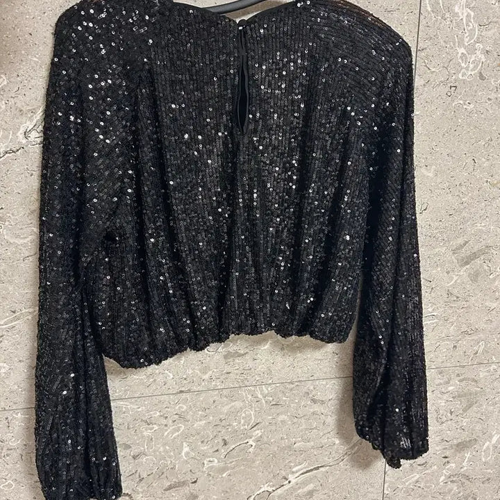 [BUNJANG] H&amp;M Black Sequin Blouse / h&amp;m 블랙 시퀸 블라우스