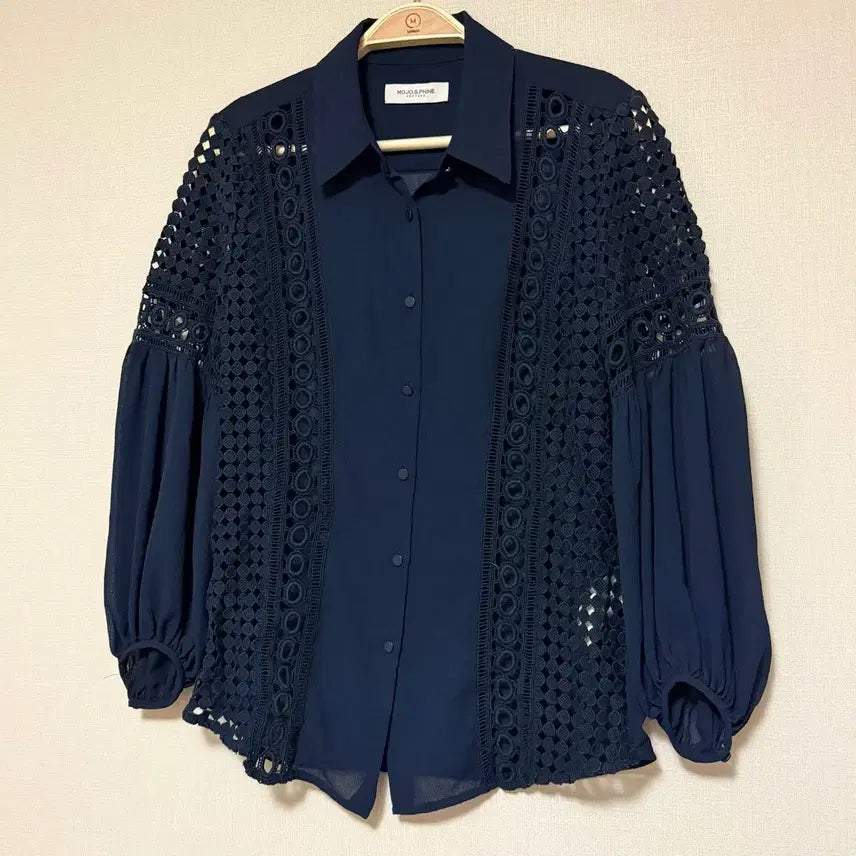 [BUNJANG] Mojo.S.F See-Through Punching Lace Eyelet Blouse Navy Balloon Sleeve Summer Shirt / 모조에스핀 시스루 펀칭 레이스 아일렛 블라우스 네이비 벌룬소매여름셔츠요루