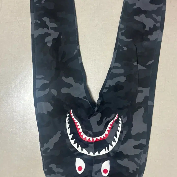 [BUNJANG] BAPE Shark Camo Sweatpants / 베이프 스웻팬츠