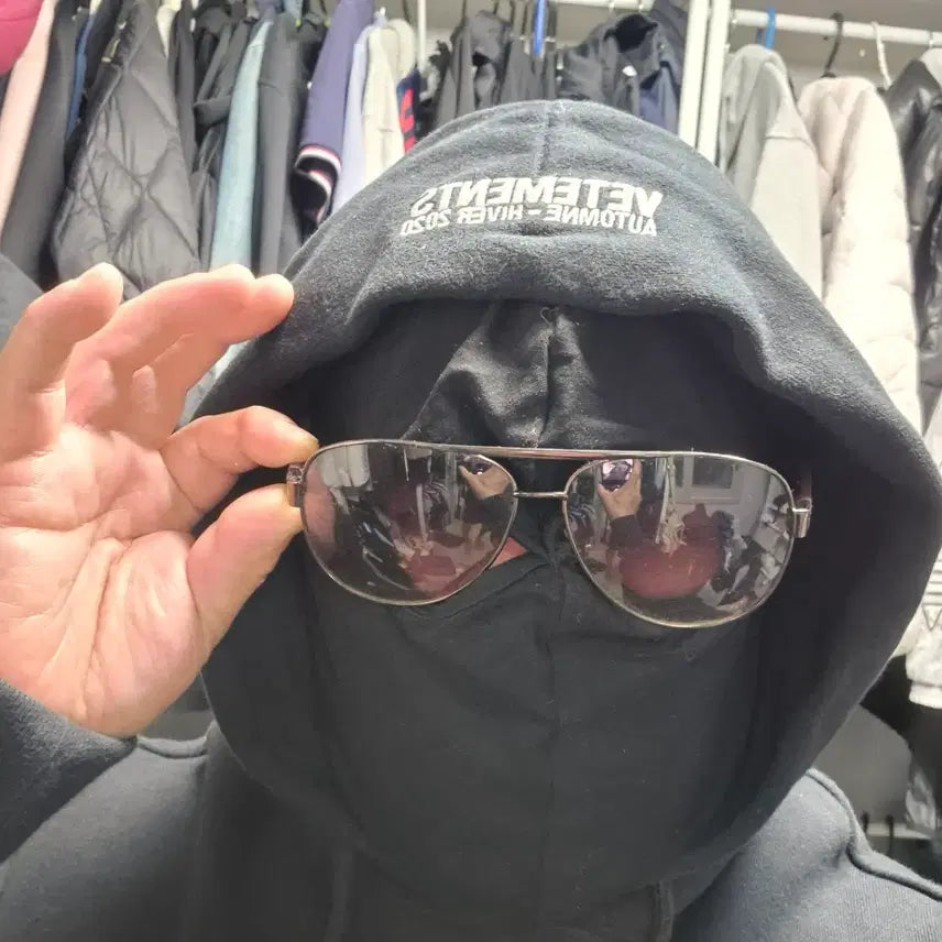 [BUNJANG] VETEMENTS Anarchy Face Mask Hoodie Black Red Printing / 베트멍 아나키 안면 마스크후드티 블랙 레드 프린팅