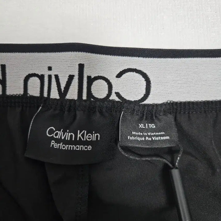 [BUNJANG] Calvin Klein Charcoal Performance Shorts (New) / 캘빈클라인 차콜 퍼포먼스 반바지 L~XL 새상품