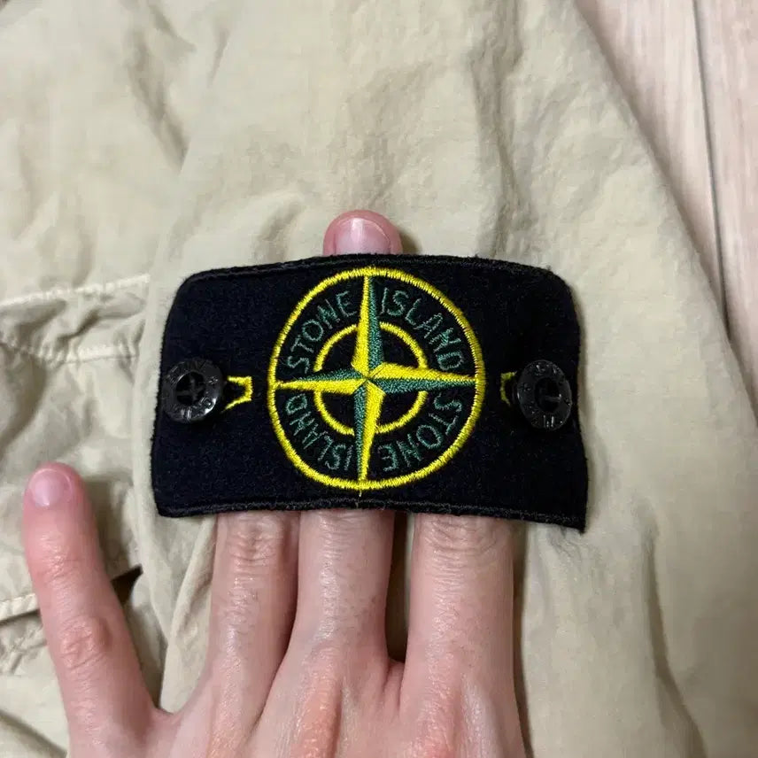 [BUNJANG] Stone Island Naslan Light Overshirt Ecru L / 21fw 스톤아일랜드 나슬란 오버셔츠 에크루 L사이즈