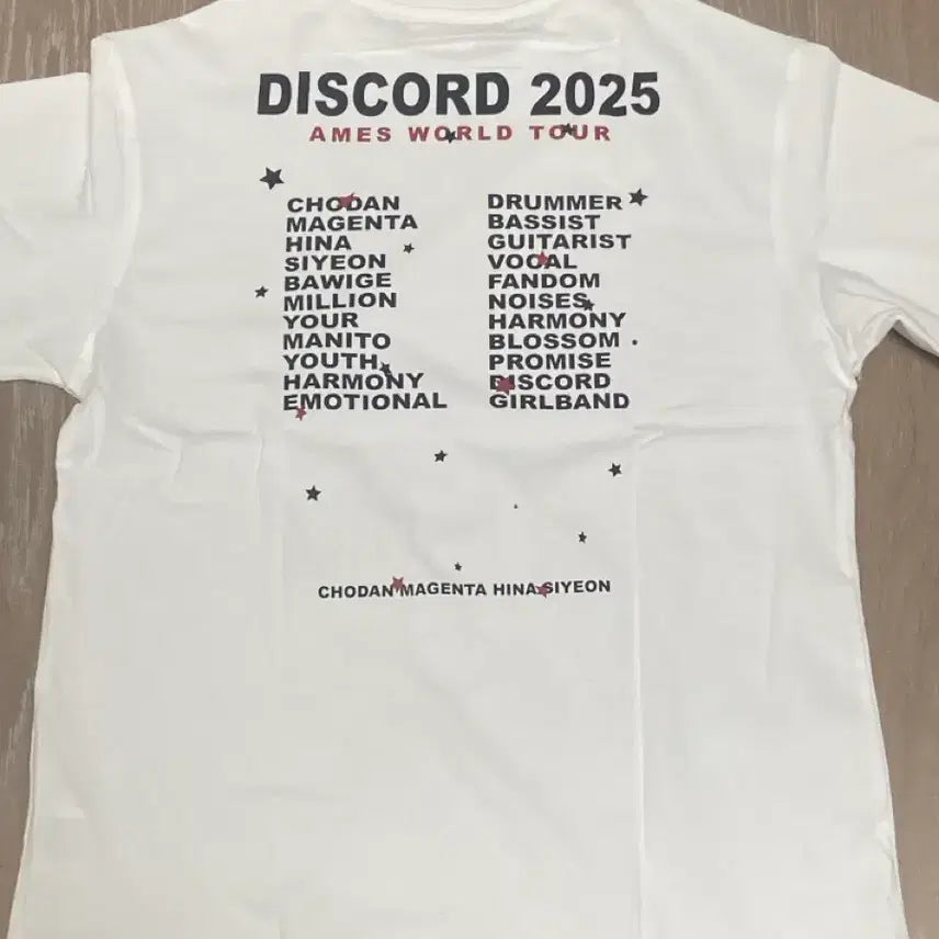 [BUNJANG] Ambumento QWER World Tour T-Shirt White / 아모멘토 QWER 월드투어 반팔 티셔츠 화이트