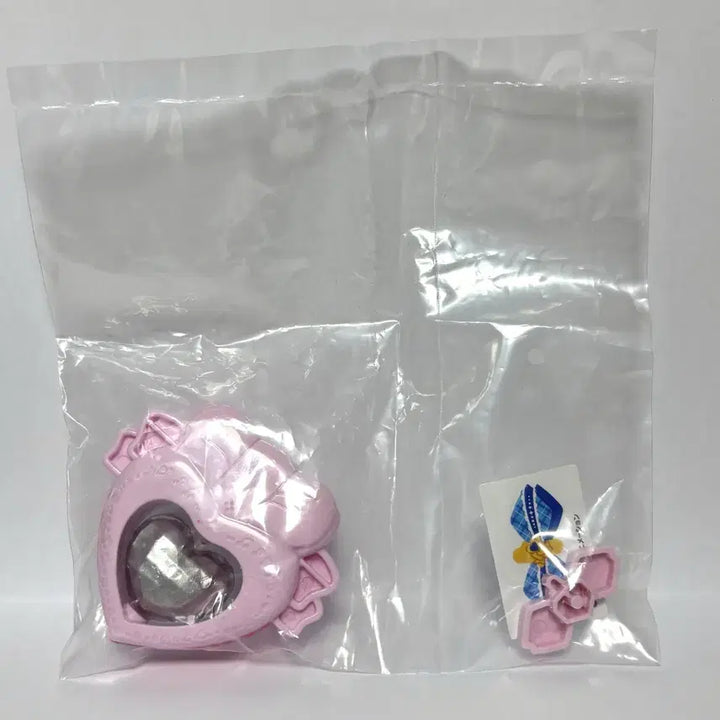 [BUNJANG] Heart Brooch (Cure Wink) Unsealed / 미개봉) 너와 너랑 아이돌 프리큐어 역할놀이 1탄 하트 브로치 큐어 윙크