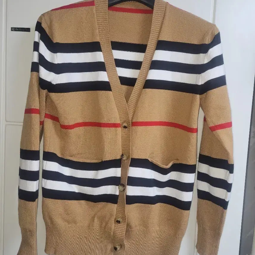 [BUNJANG] Beige Stripe Pattern Cardigan / 베이지 스트라이프 패턴 가디건