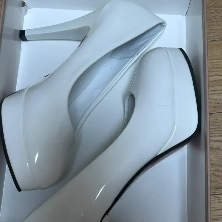 [BUNJANG] White High Heel Shoes / 화이트 하이힐 판매합니다