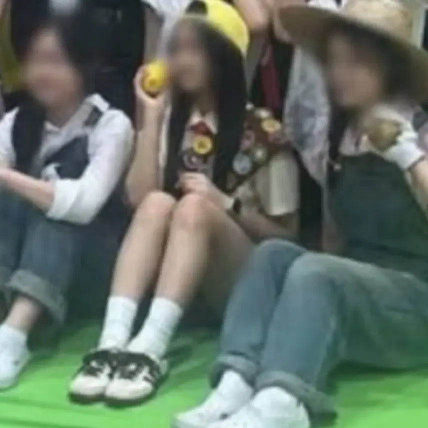 [BUNJANG] Farmer School Photo Outfit Rental / 농부 졸사|2|인 대여