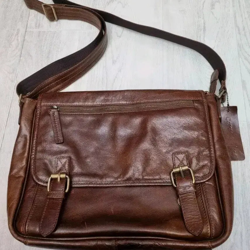 [BUNJANG] Brown Leather Messenger Bag / 가죽 메신저백 브라운크로스