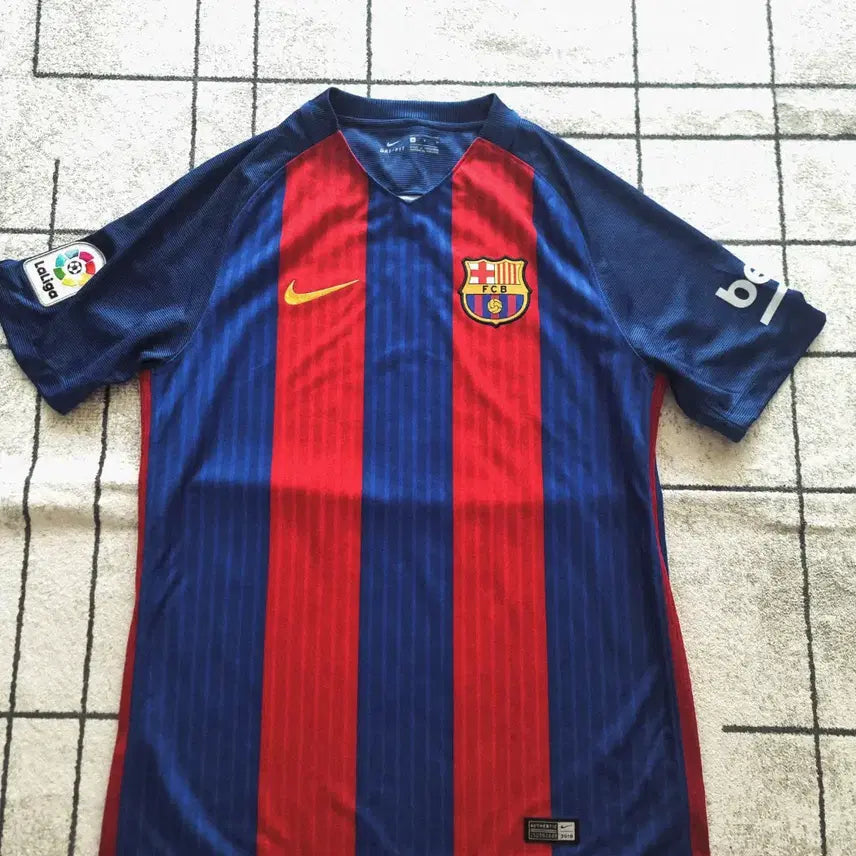 [BUNJANG] FC Barcelona Lionel Messi 2016-17 Season Jersey - Size M / [희귀매물]16-17시즌 바르셀로나 메시 유니폼 사이즈 95 M