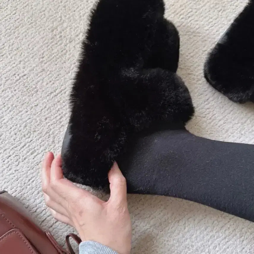 [BUNJANG] Avery 6cm Platform Fur Slippers / 에이블리 키높이 통굽 퍼슬리퍼 털슬리퍼 6cm